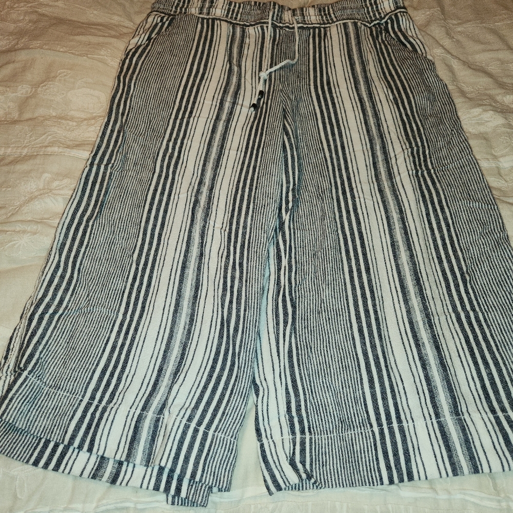 Cropped Linen Pants